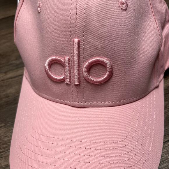 SOLD NWT Alo Yoga Pink Off Duty Cap Logo Adjustable Clean Girl Pilates Core - Picture 8 of 11
